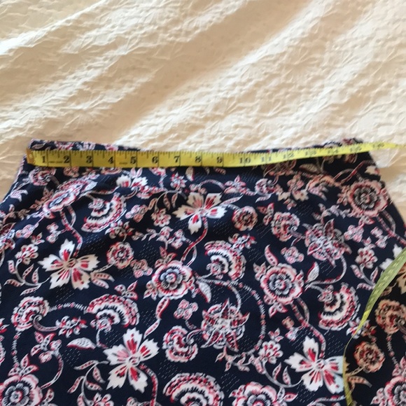 Lovely navy print skirt - Picture 10 of 11